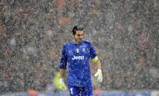 开云体育app-哈登攻防两端统治，太阳带走黄蜂，一场属于巨星的胜利