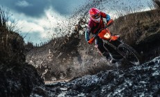 开云体育直播-霍勒迪一剑封喉！上海队力克卫冕冠军掘金，书写亚洲篮球新篇章