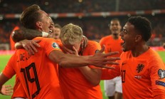 开云体育入口-关于加拿大翻盘罗马，德容绝境逆转的信息