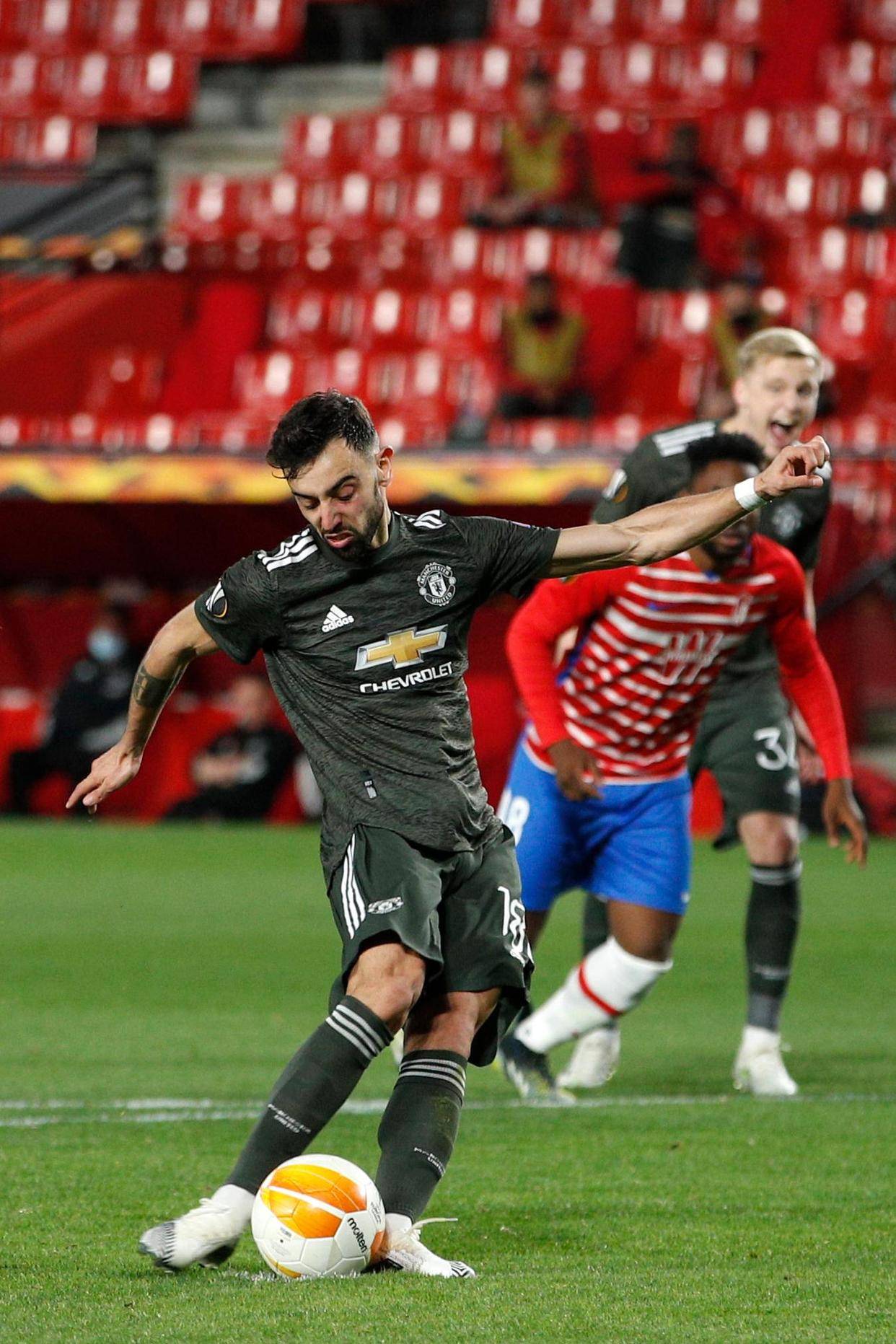 格拉纳达主场战胜强敌，提升士气