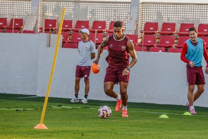 关于球队经过多轮训练，备战下一场比赛的信息