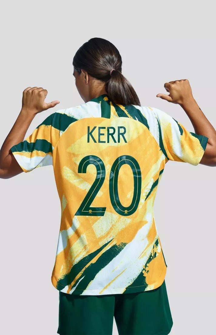 杜塞尔多夫女足全力倾心，迎接挑战