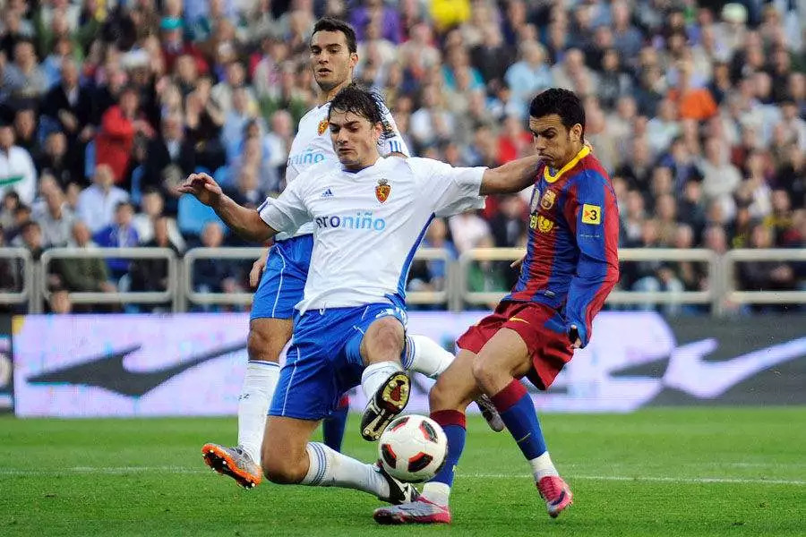 萨拉戈萨主场大捷，登顶积分榜的简单介绍