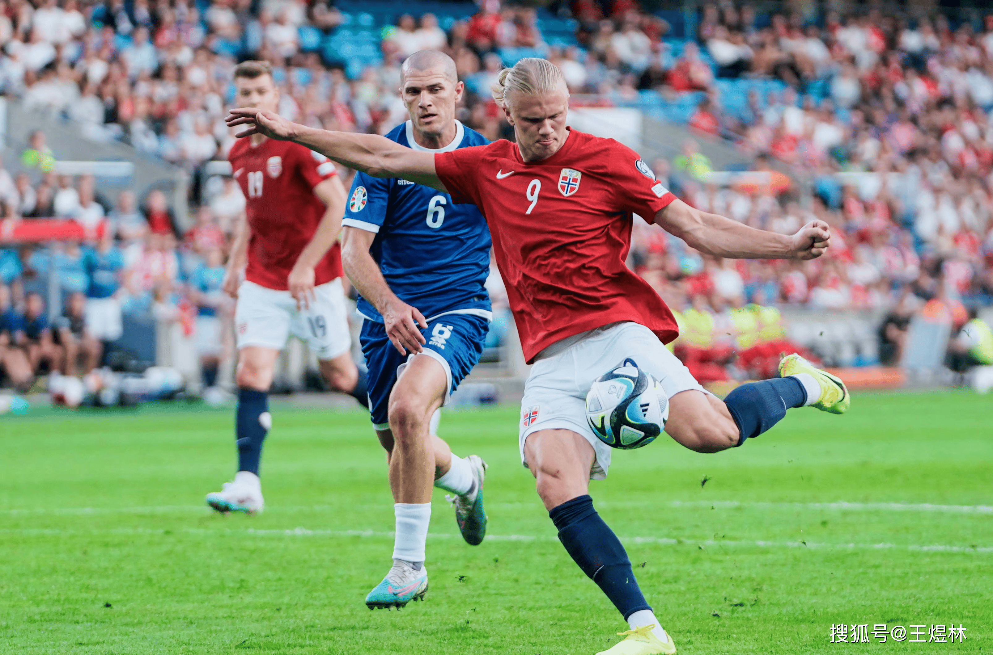 世界杯预选赛精彩纷呈，球员展现实力的简单介绍