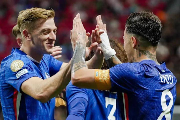 切尔西完胜西班牙，阿圭罗状态火热的简单介绍